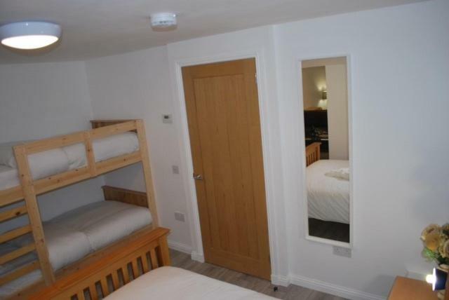 Gallowgate Square Apartments Ларгс Екстериор снимка